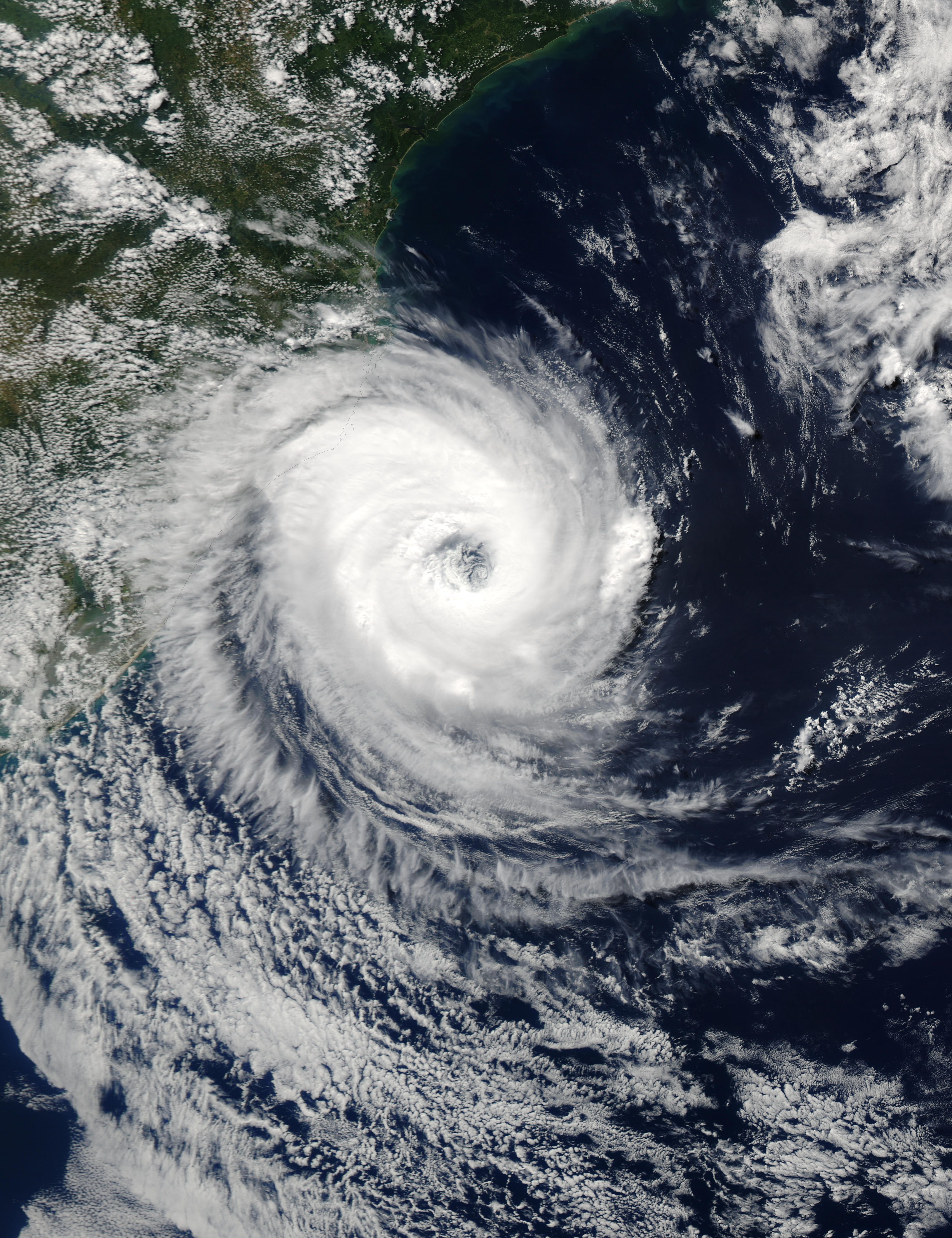 Ciclón tropical cerca de Brasil meridional