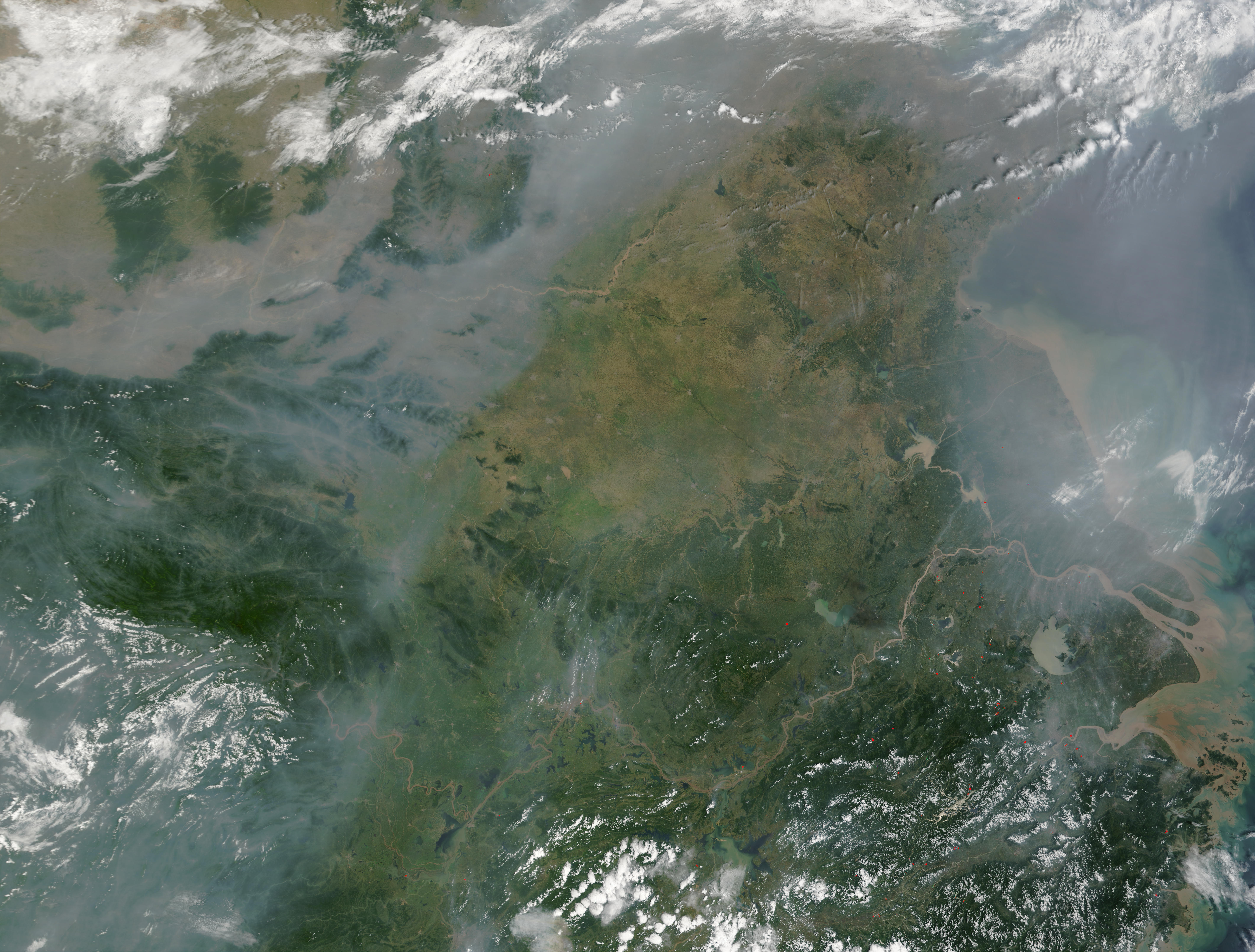 Contaminación y incendios en China