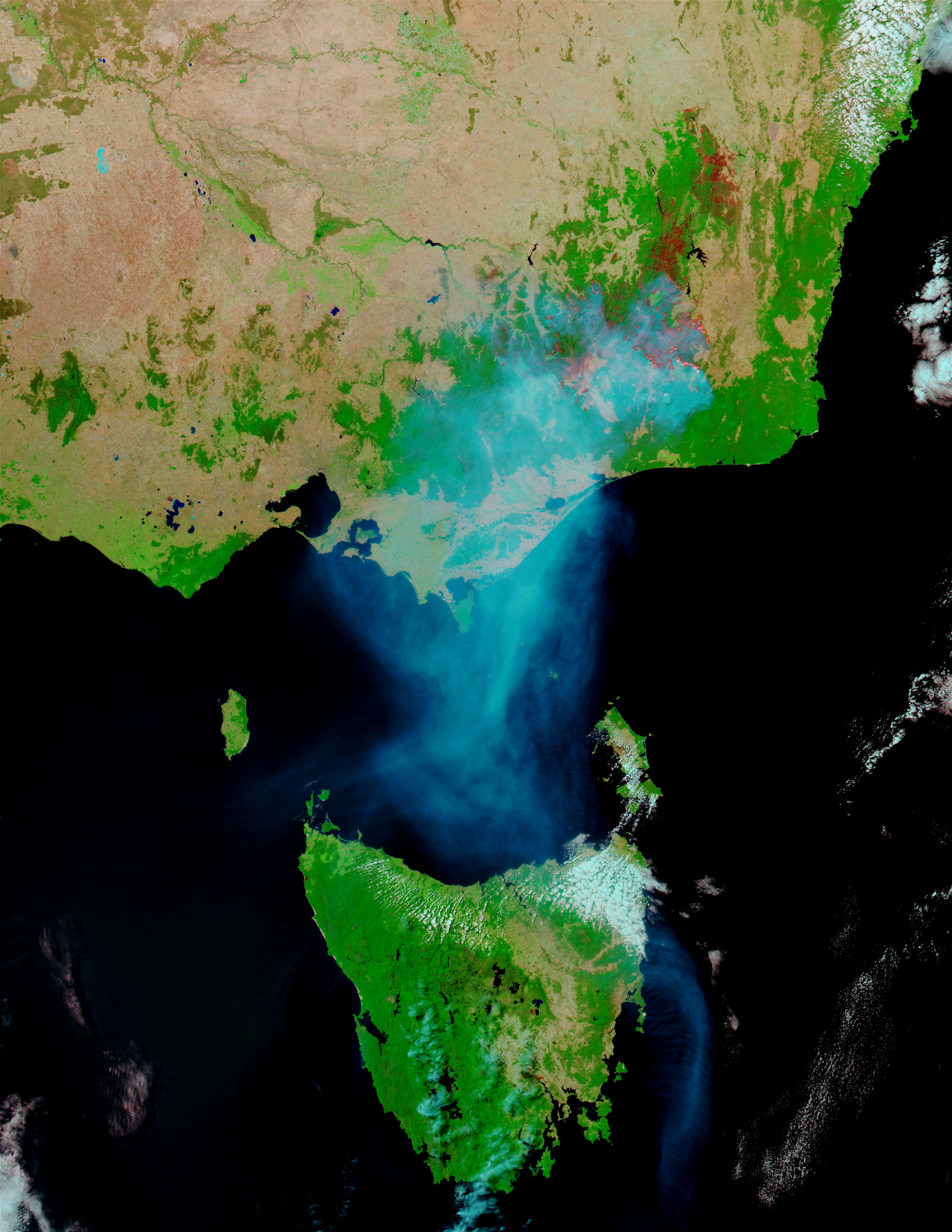 Incendios, humo, y cicatrices de Incendios en el sureste de Australia (seguimiento satelital de la tarde)