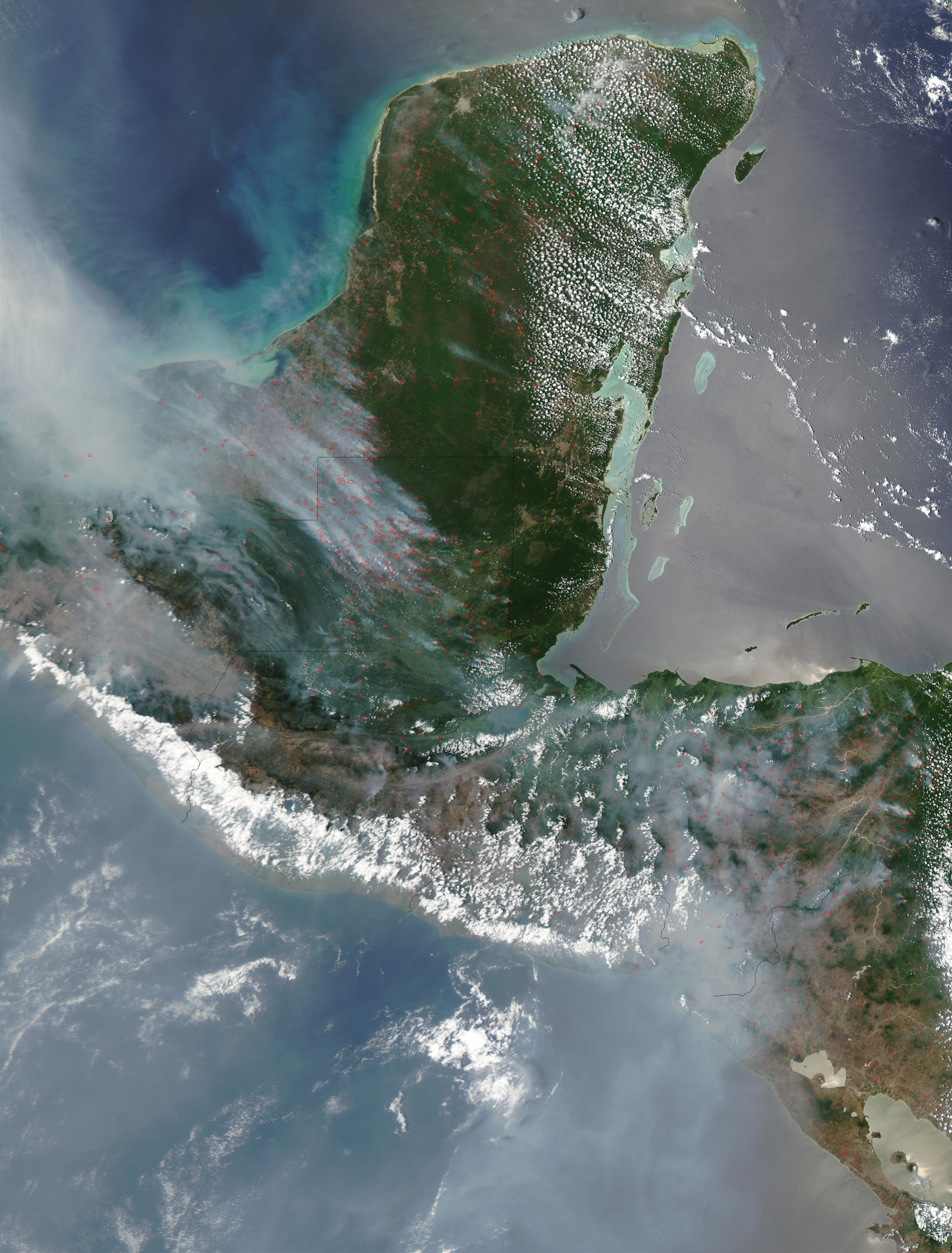 Incendios y humo a través de América Central, y del Sur de México