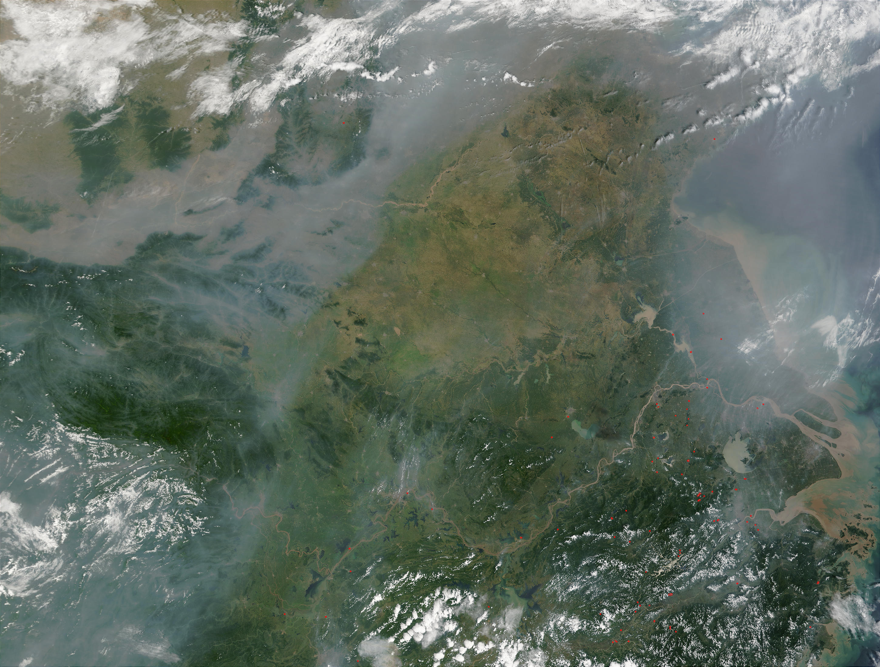 Incendios y humo en China oriental