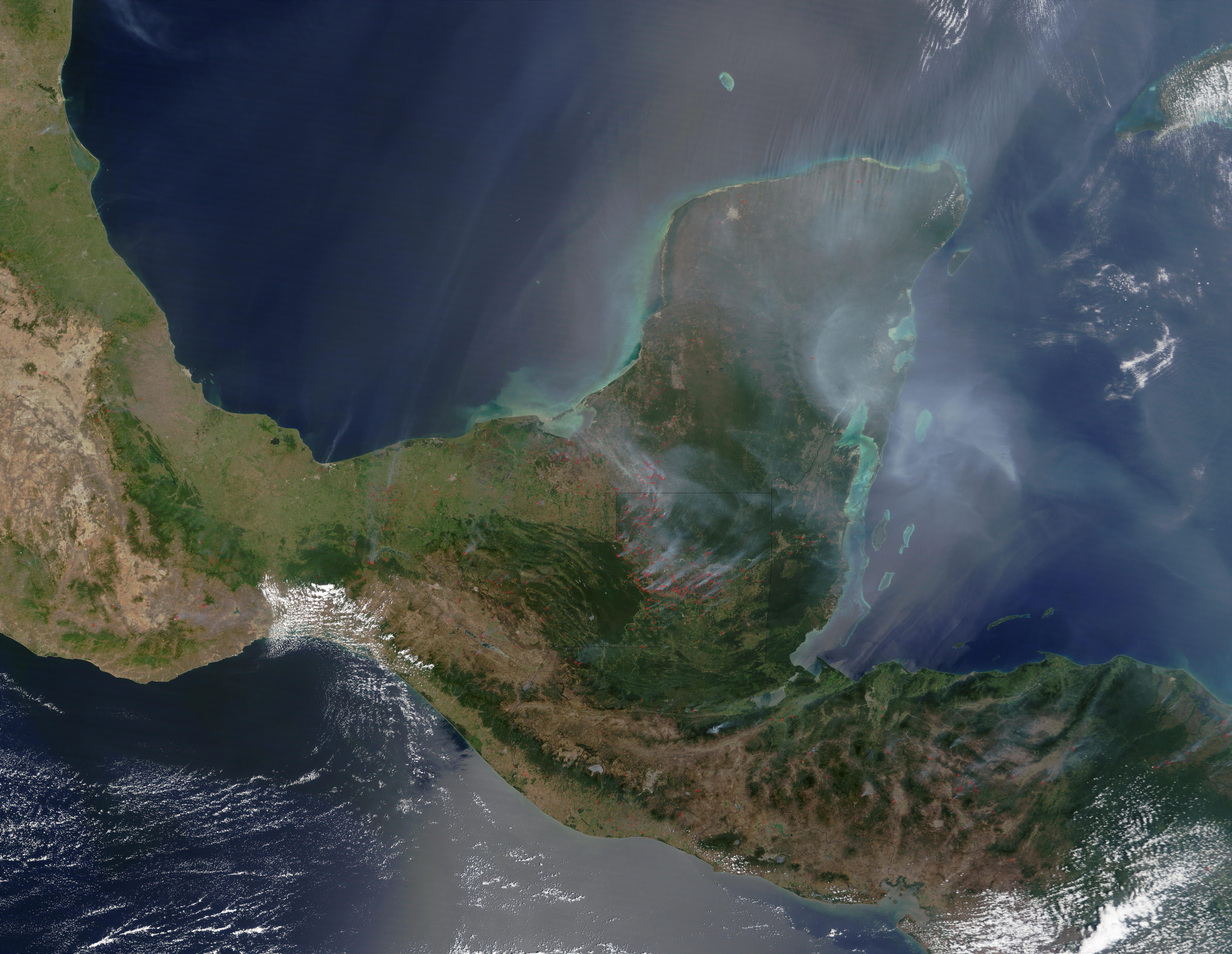 Incendios y humo en la Península de Yucatán y América Central