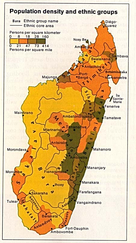 Mapa de la Densidad de Población y Grupos Étnicos de Madagascar