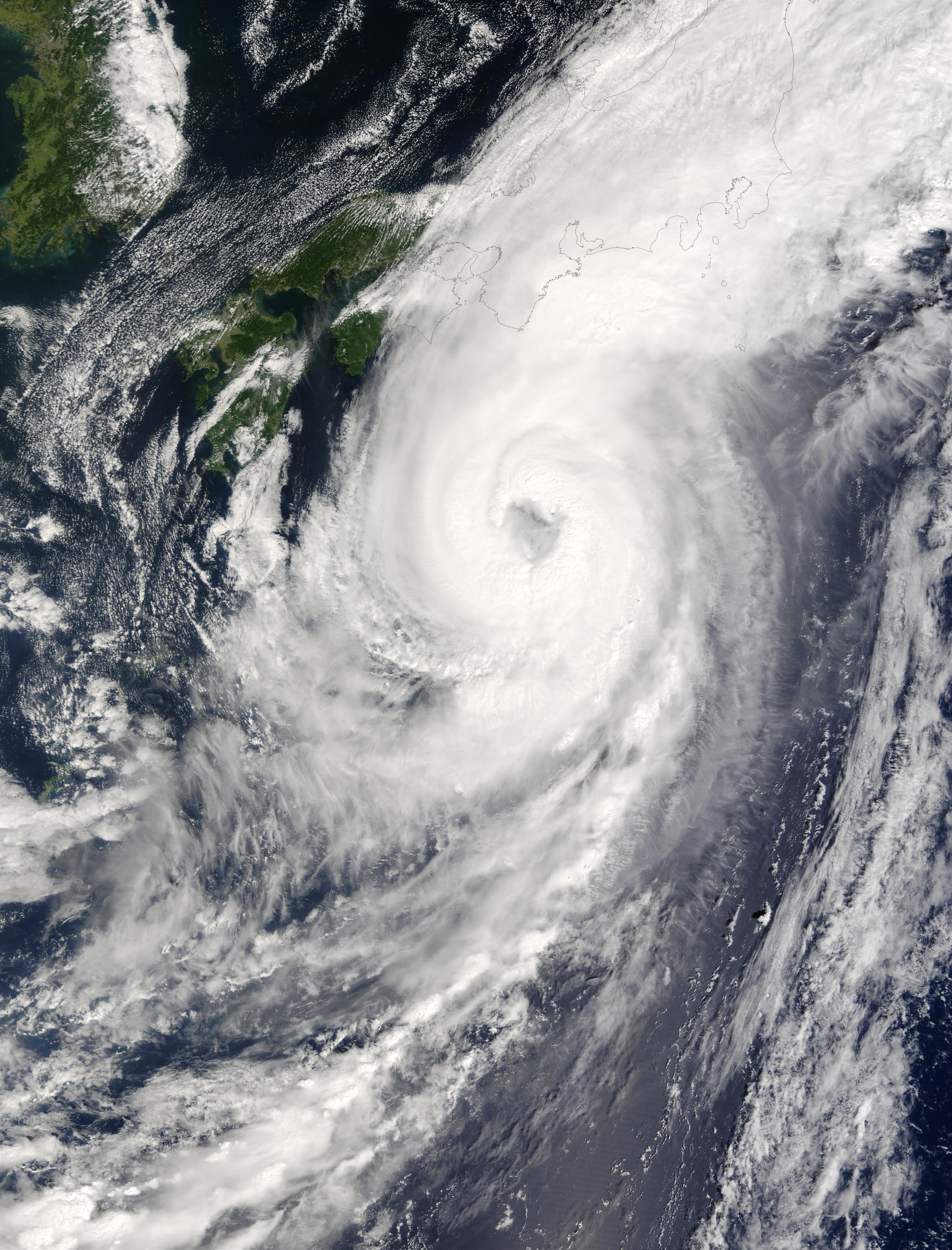 Tifón Choi-Wan acercando de Japón
