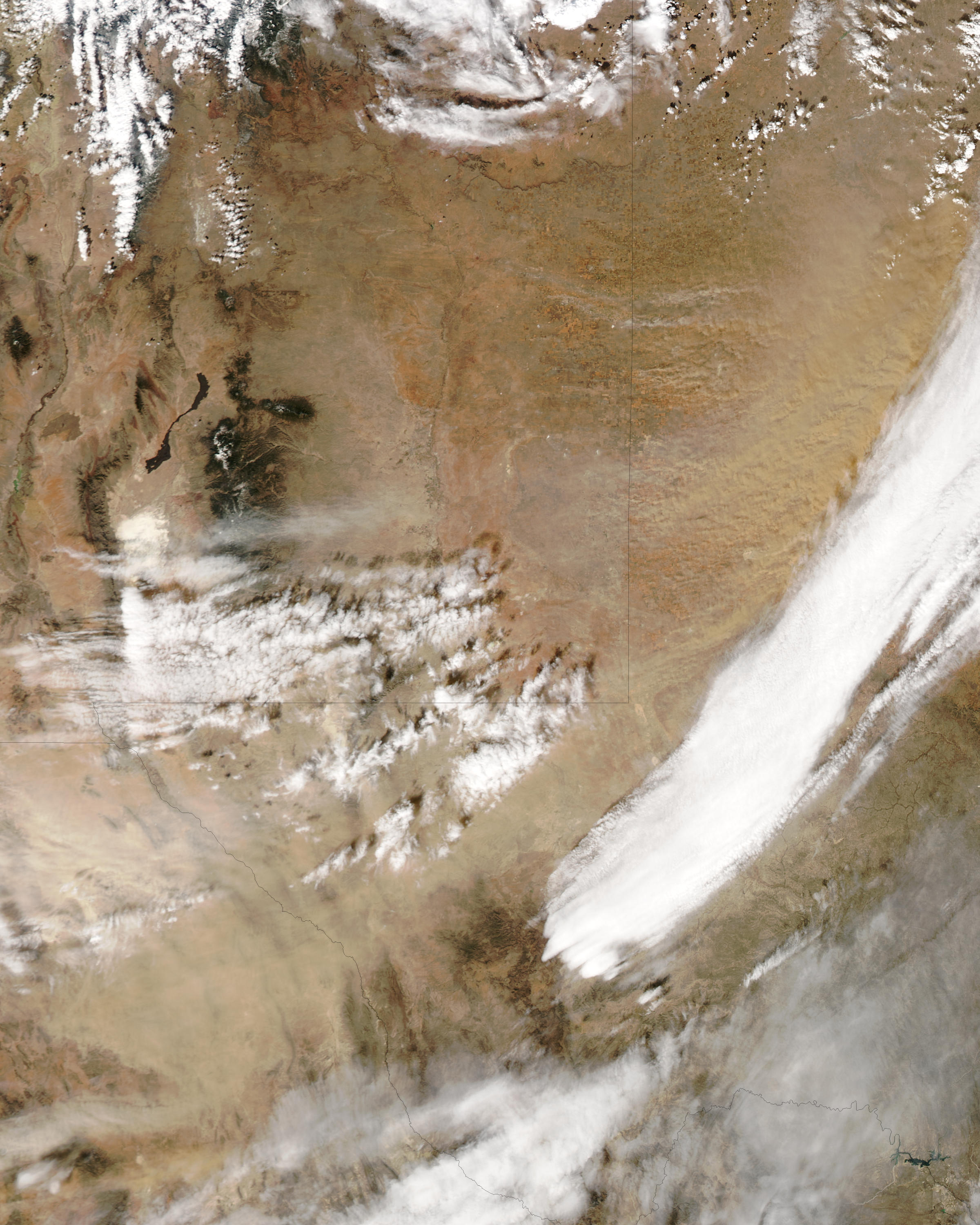 Tormenta de polvareda en Texas y Nuevo México (seguimiento satelital de la tarde)