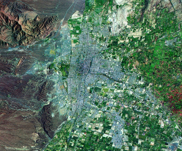 Imagen, Foto Satelite de la Ciudad de Mendoza, Prov. Mendoza, Argentina