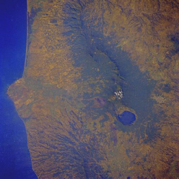 Imagen, Foto Satelite del Volcan Sante Ana, El Salvador